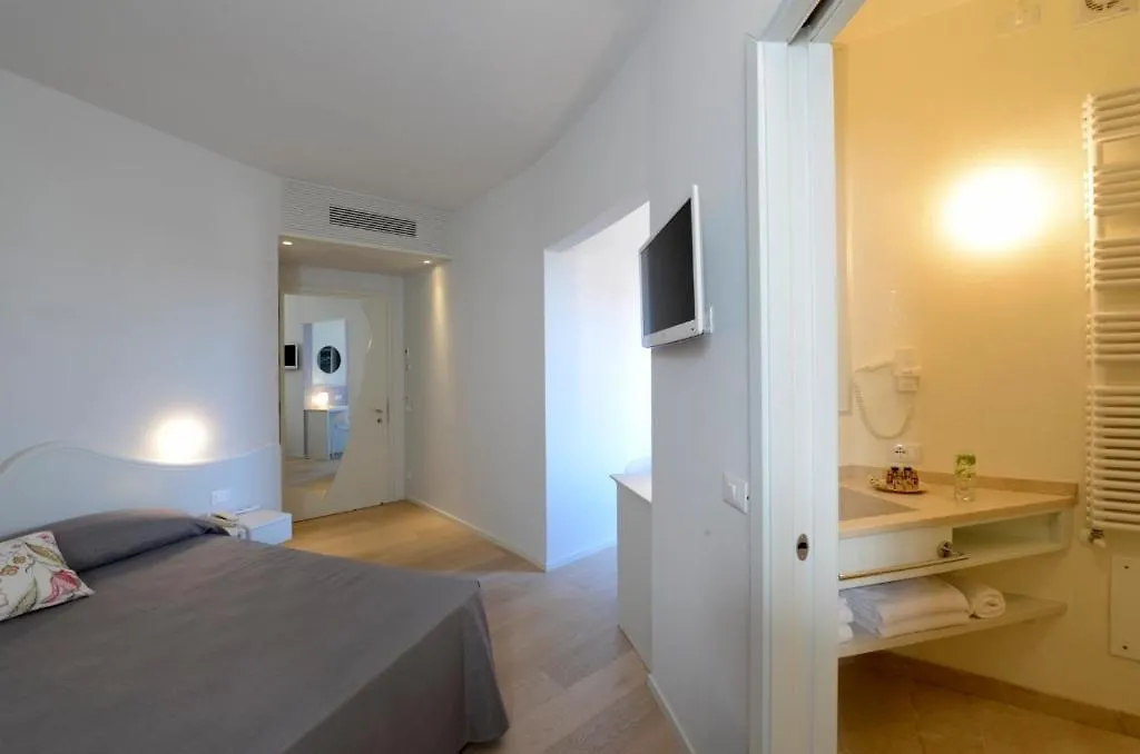 Aromi Piccolo Hotel Salò